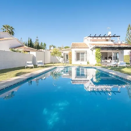Con Piscina Privada Y Jardin Holiday home Marbella