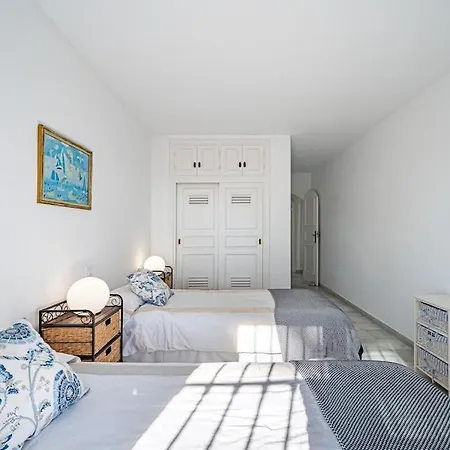 Con Piscina Privada Y Jardin Holiday home
